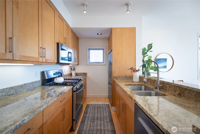 $649,000 | 720 Queen Anne Avenue North, Unit 406, Seattle, WA 98109