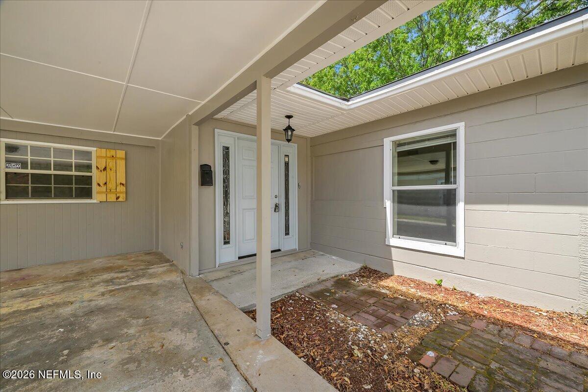 8712 Mathonia Avenue Jacksonville, FL 32211 - Photo 3 of 33 Entryway