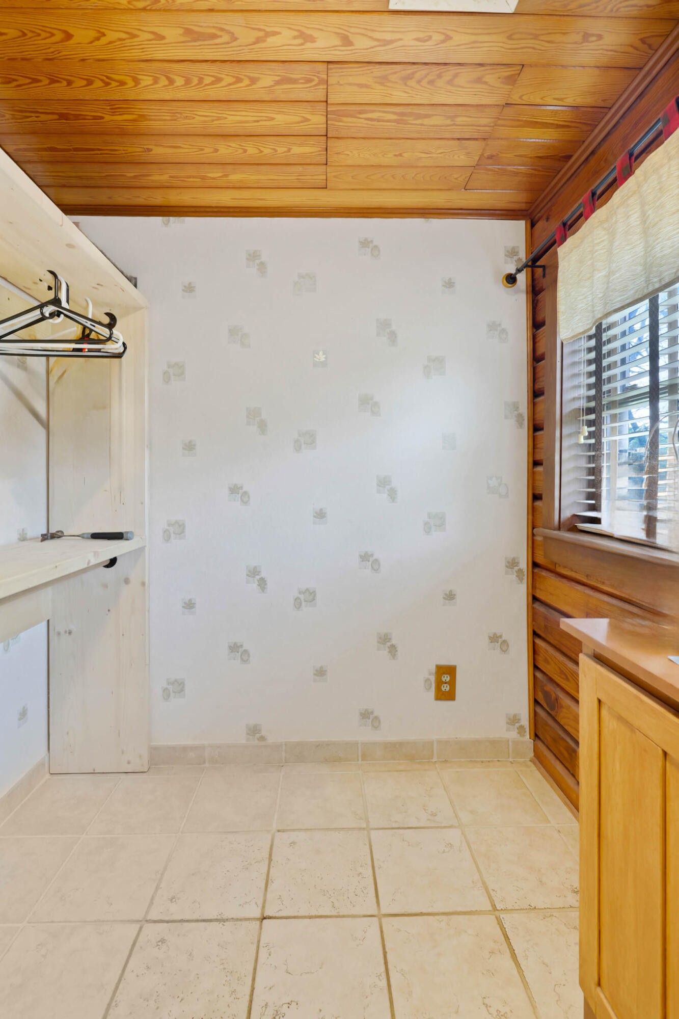 905 County Road 655 Athens, TN 37303 - Photo 19 of 47 a view of a utility room