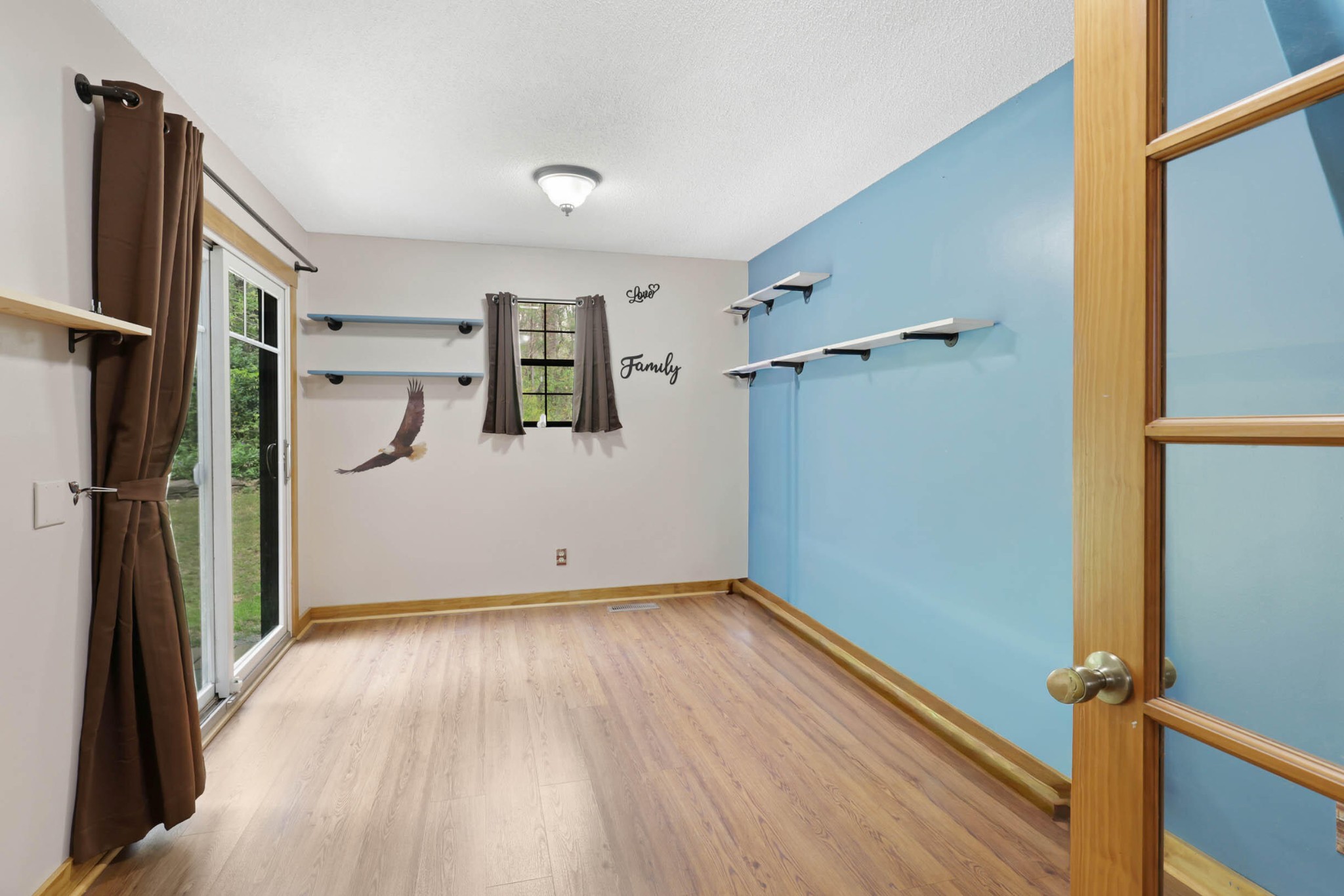 905 County Road 655 Athens, TN 37303 - Photo 20 of 47 a view of a room with wooden floor and a window