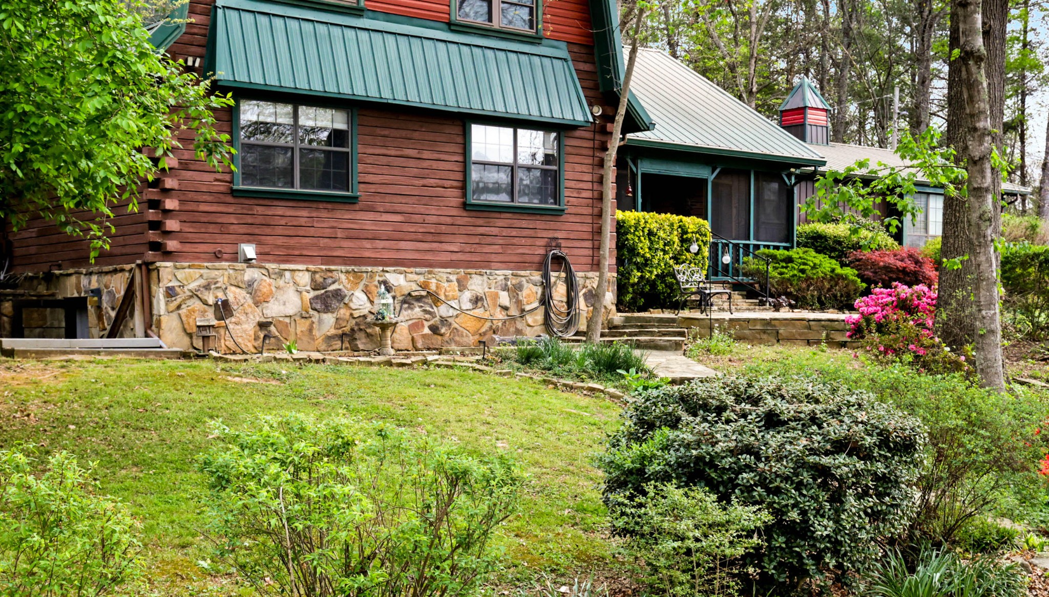 905 County Road 655 Athens, TN 37303 - Photo 43 of 47 a front view of a house with garden