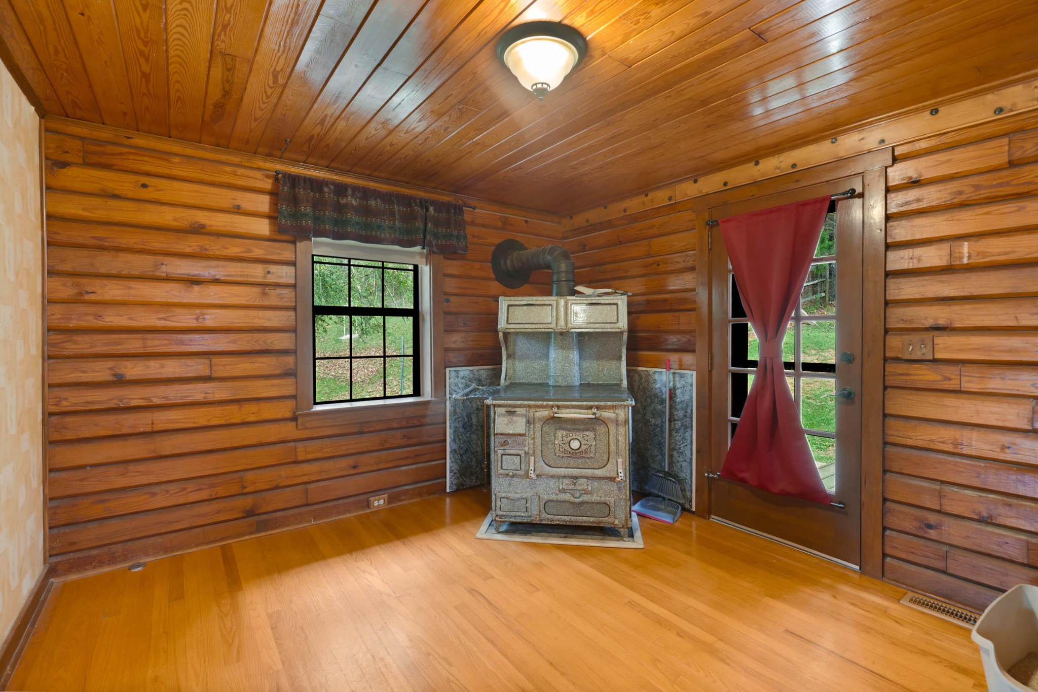 905 County Road 655 Athens, TN 37303 - Photo 10 of 47 a view of a entryway door of the house
