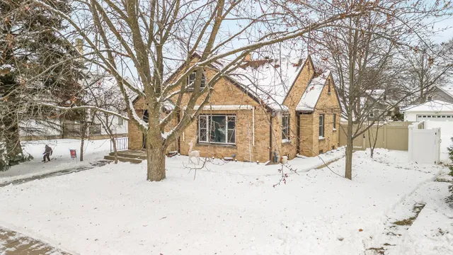 $259,900 | 2113 South 8th Street, Sheboygan, WI 53081