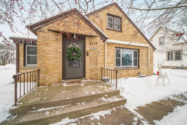 $259,900 | 2113 South 8th Street, Sheboygan, WI 53081