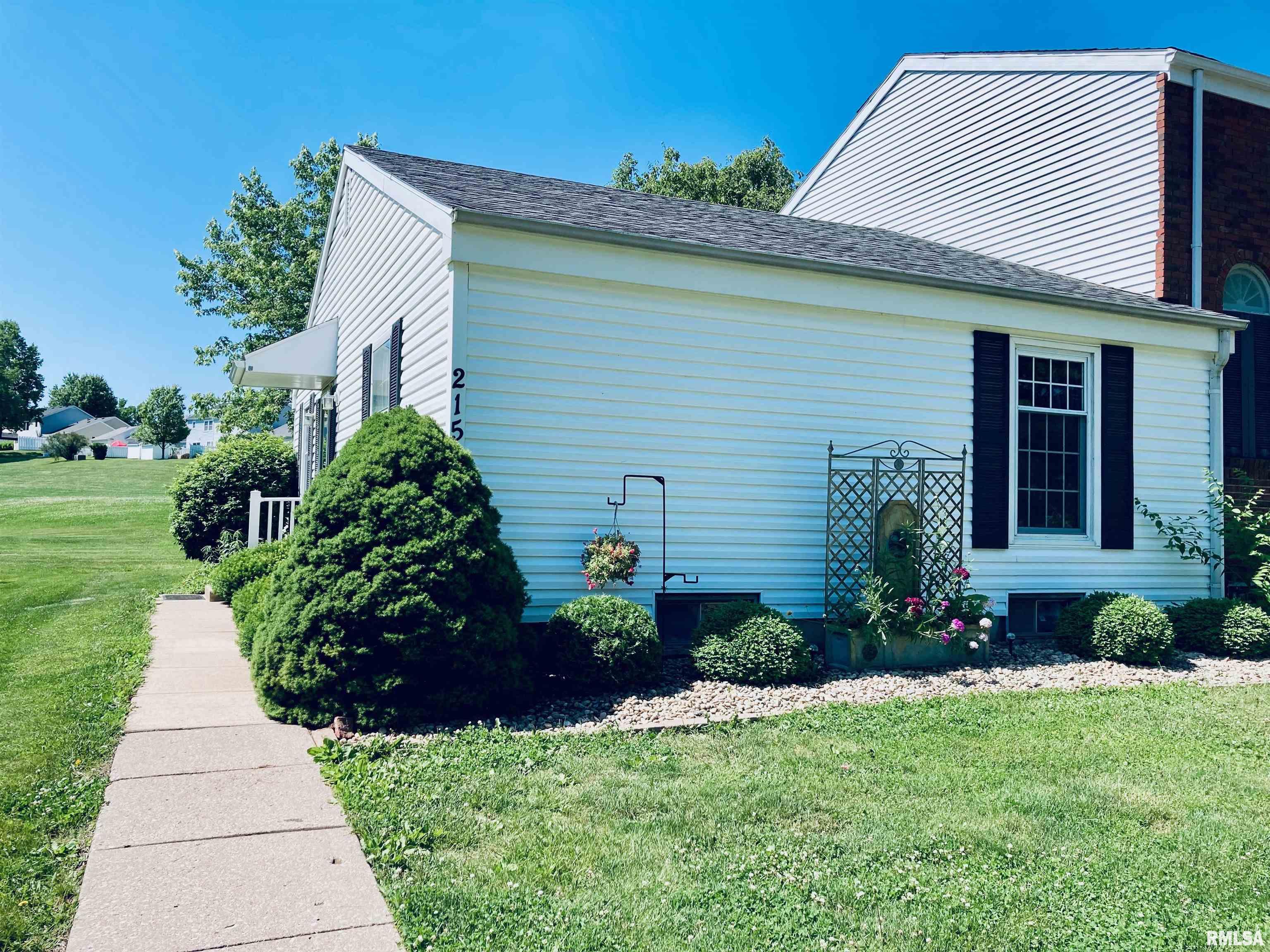 215 Jamestown Road Macomb, IL 61455 - Photo 2 of 2