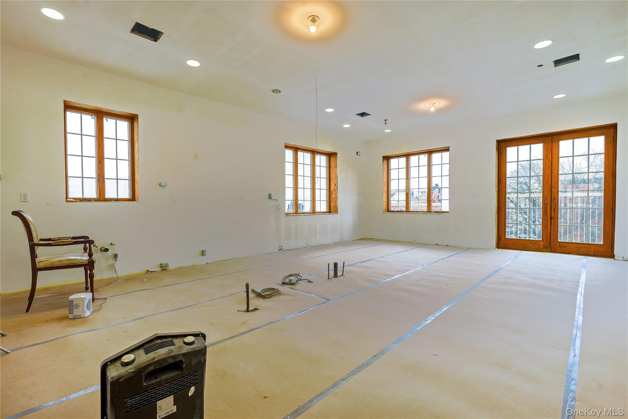 145 Classon Avenue, Unit 4A Brooklyn, NY 11205 - Photo 12 of 27 a bathroom with a bathtub and a window