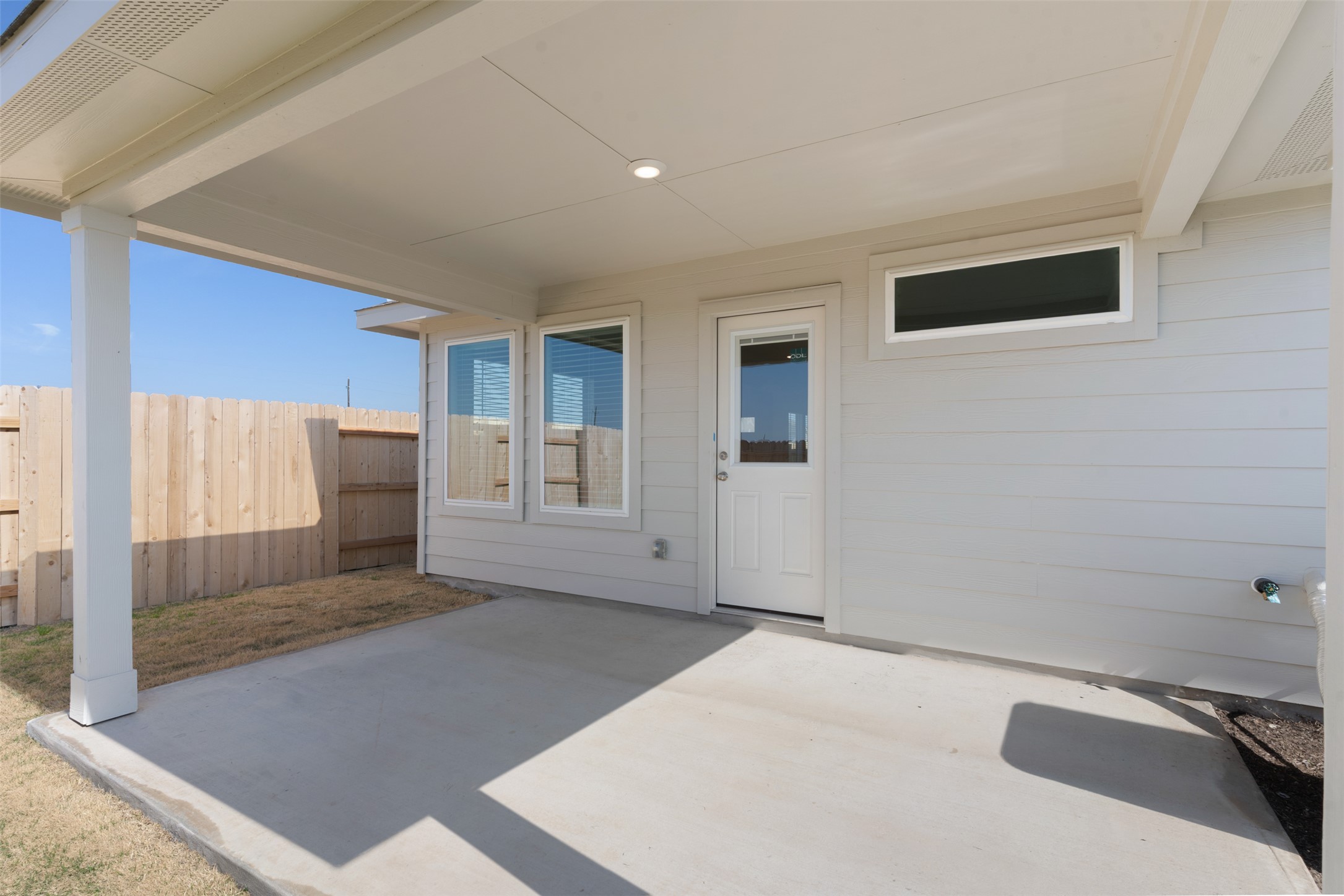 13832 Scarlett Song Drive Elgin, TX 78621 - Photo 18 of 26 View of patio / terrace