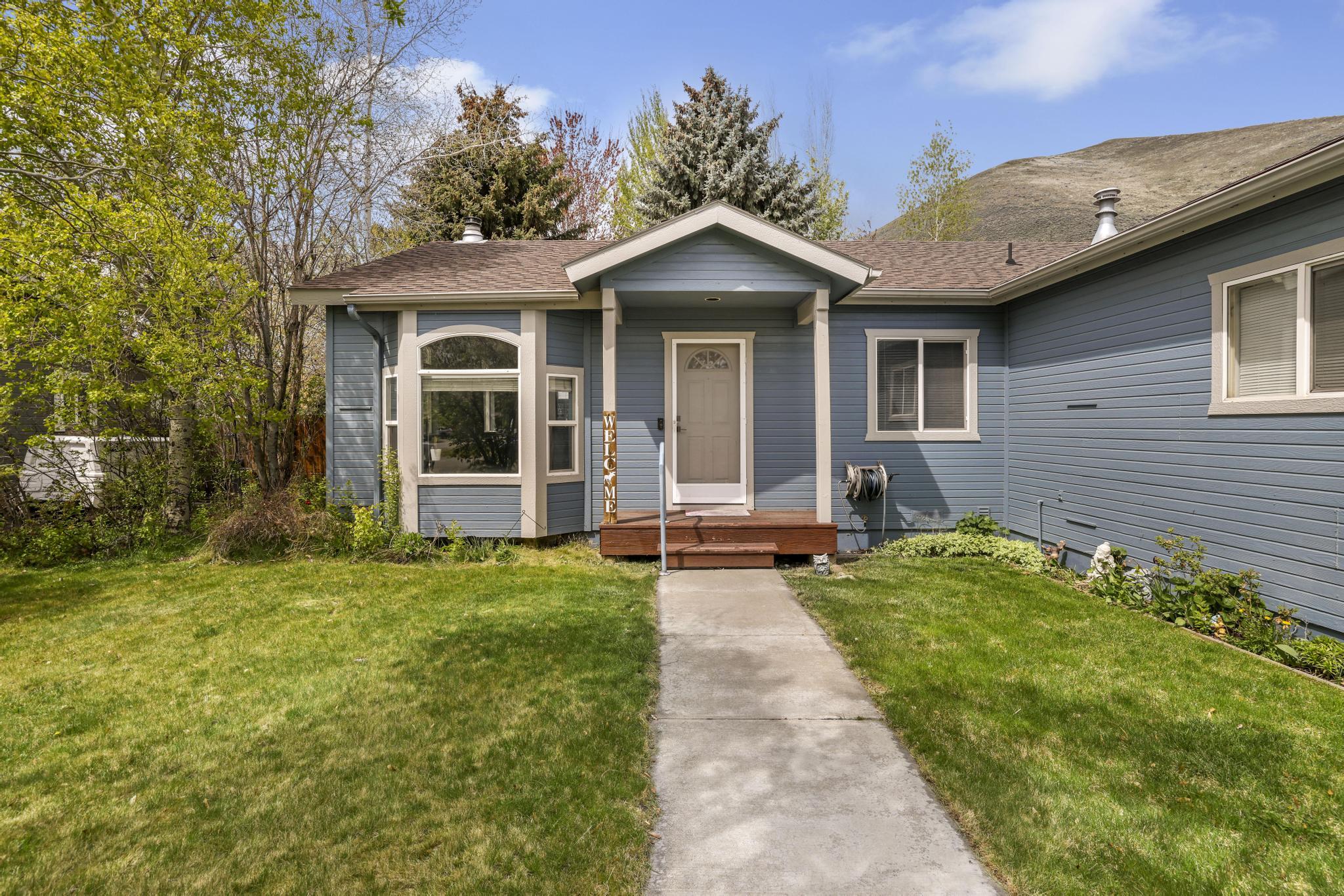 3151 Snowbank Drive Hailey, ID 83333 - Photo 2 of 35 Front of House