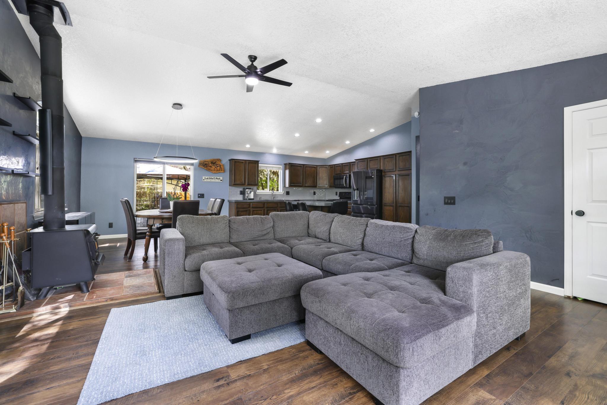 3151 Snowbank Drive Hailey, ID 83333 - Photo 3 of 35 Living Room