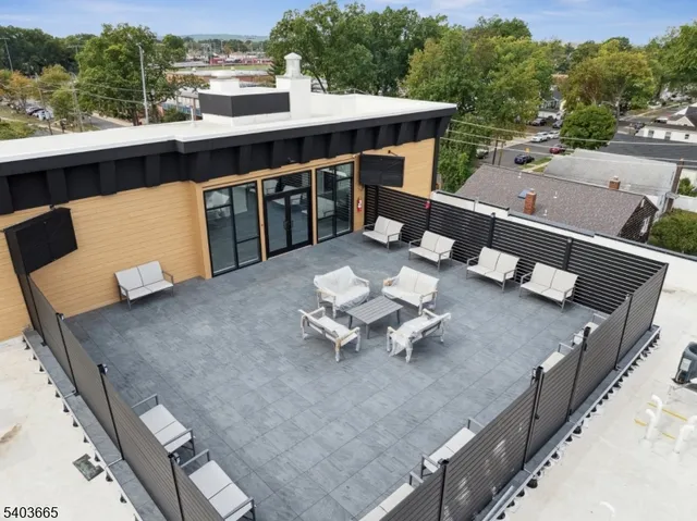 $1,000 | 140 West Webster Avenue, Unit 128, Roselle Park, NJ 07204