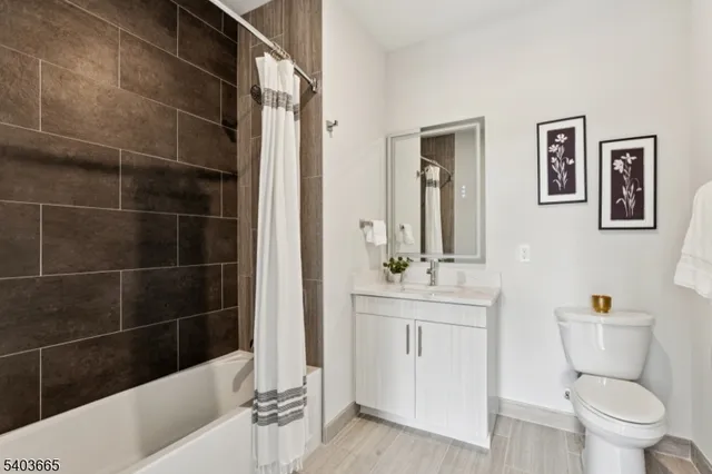 $1,000 | 140 West Webster Avenue, Unit 128, Roselle Park, NJ 07204