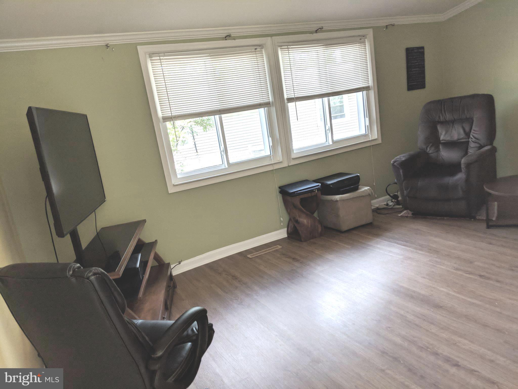 3813 Fernside Road Randallstown, MD 21133 - Photo 2 of 21 Living Room