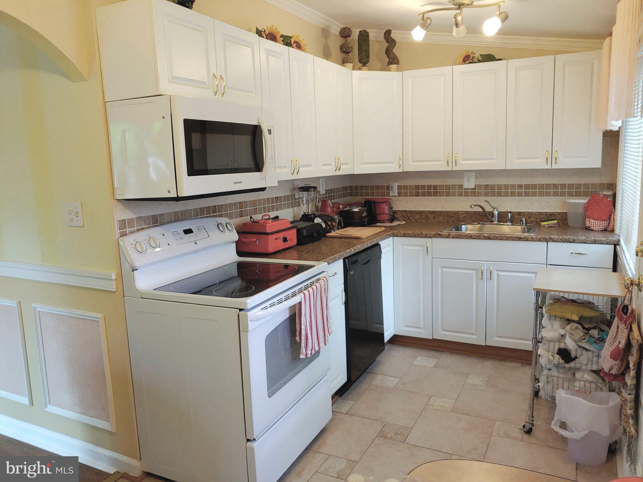 3813 Fernside Road Randallstown, MD 21133 - Photo 11 of 21 Kitchen