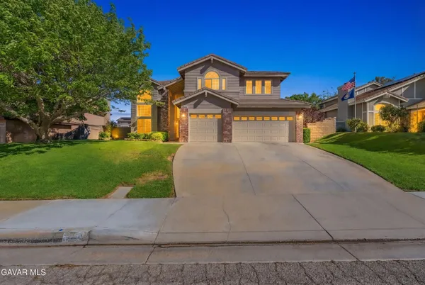 $657,000 | 42204 Round Hill Drive, Lancaster, CA 93536