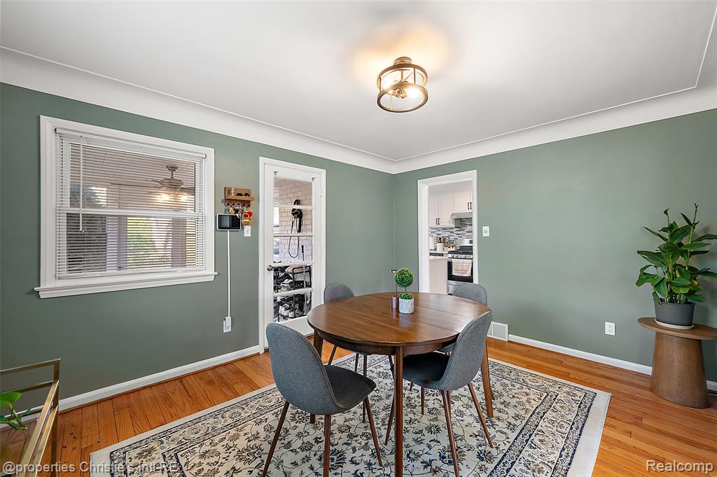 852 Harcourt Road Grosse Pointe, MI 48230 - Photo 16 of 48