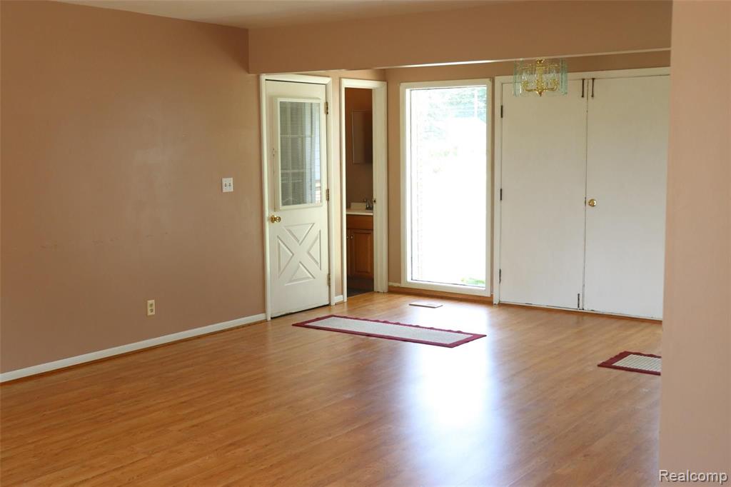 3654 Gruber Road Monroe, MI 48162 - Photo 5 of 19