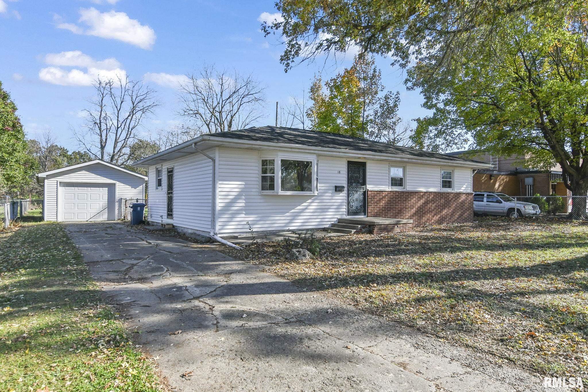 18 Babiak Lane Springfield, IL 62702 - Photo 1 of 34 Gallery Image 1
