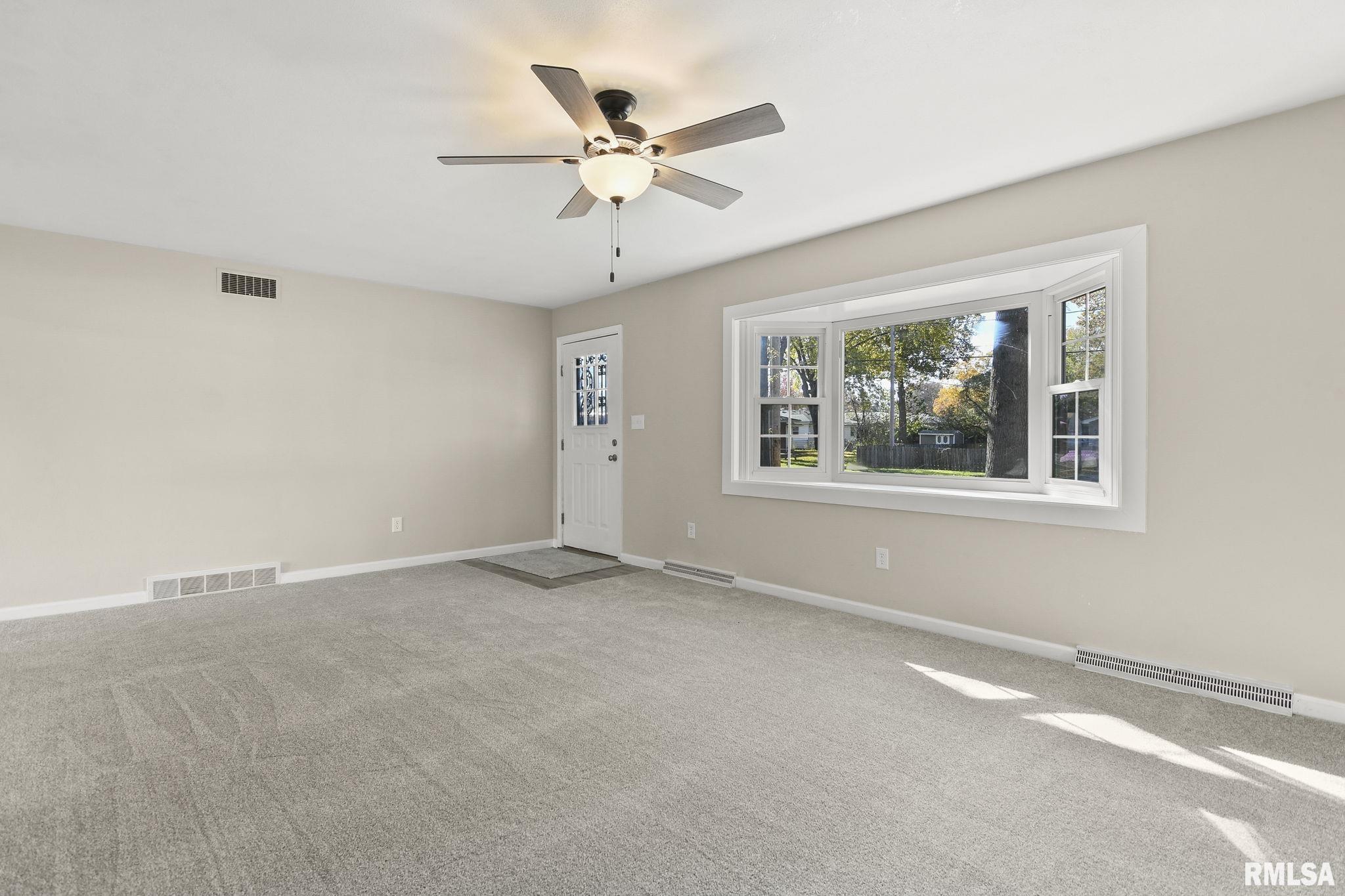18 Babiak Lane Springfield, IL 62702 - Photo 5 of 34 Gallery Image 5