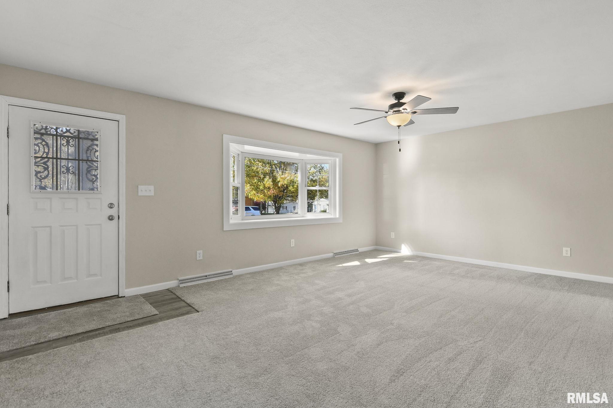 18 Babiak Lane Springfield, IL 62702 - Photo 6 of 34 Gallery Image 6