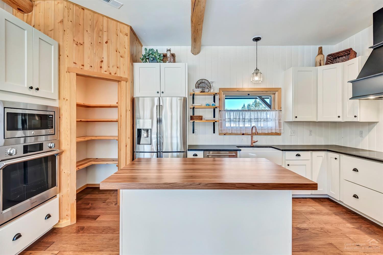 18360 Pinehurst Road Bend, OR 97703 - Photo 6 of 25 Additional Photo