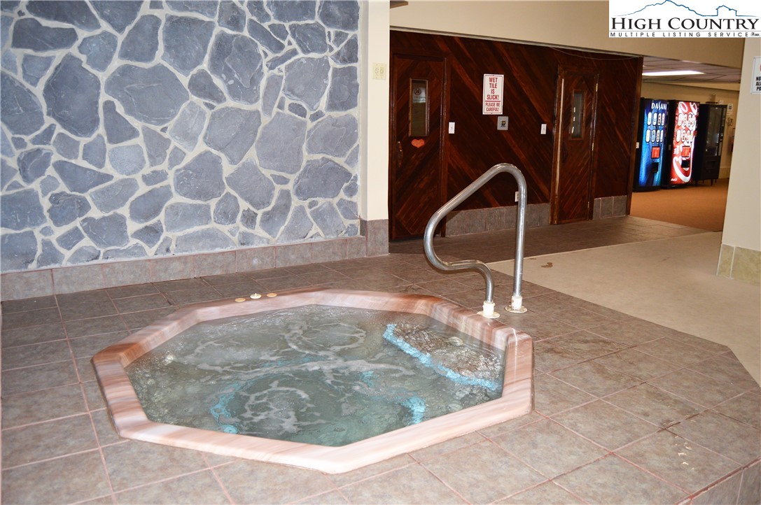 301 Pinnacle Inn Road, Unit 3303B Beech Mountain, NC 28604 - Photo 16 of 24