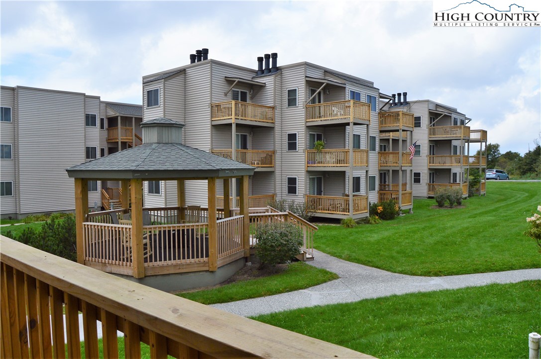 301 Pinnacle Inn Road, Unit 3303B Beech Mountain, NC 28604 - Photo 19 of 24