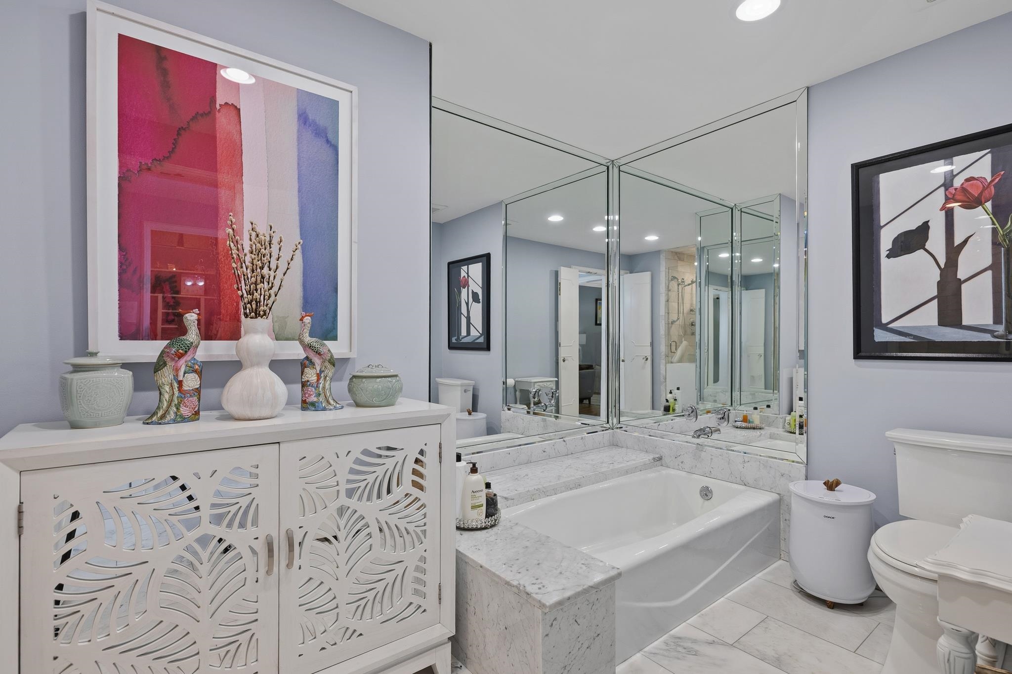 4050 Baronne Way, Unit 34 Memphis, TN 38117 - Photo 19 of 32 a bathroom with a sink double vanity and a bathtub