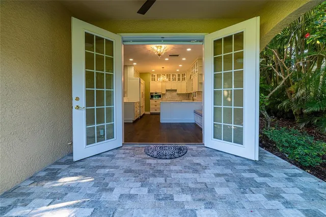 $825,000 | 6249 Vista Verde Drive West, St. Petersburg, FL 33707