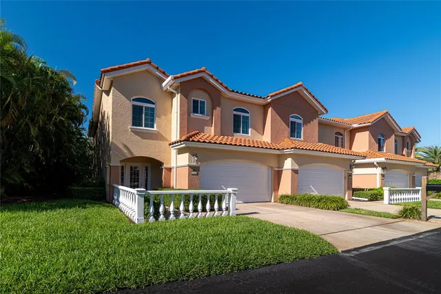 $825,000 | 6249 Vista Verde Drive West, St. Petersburg, FL 33707
