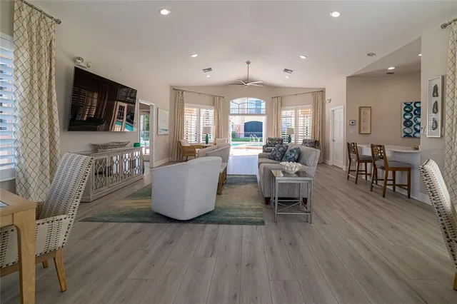 $825,000 | 6249 Vista Verde Drive West, St. Petersburg, FL 33707