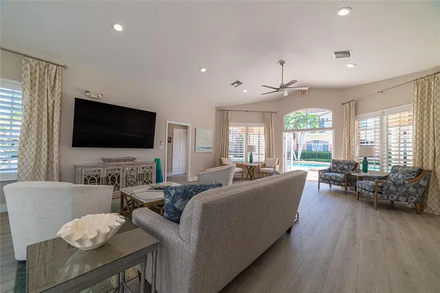 $825,000 | 6249 Vista Verde Drive West, St. Petersburg, FL 33707