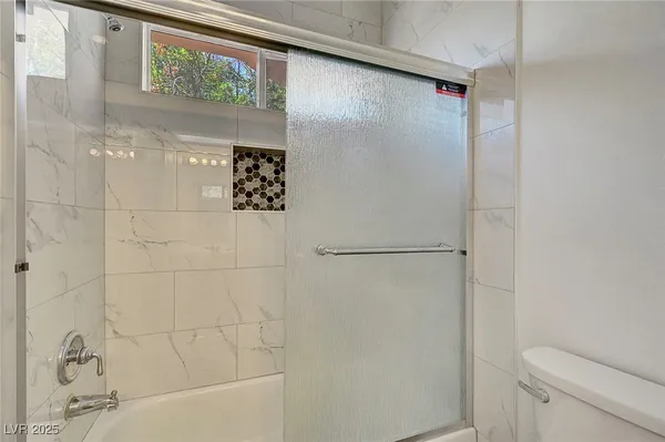 $4,250 | 229 North Buteo Woods Lane, Las Vegas, NV 89144