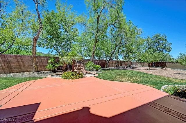 $4,950 | 229 North Buteo Woods Lane, Las Vegas, NV 89144
