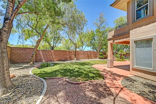 $4,950 | 229 North Buteo Woods Lane, Las Vegas, NV 89144