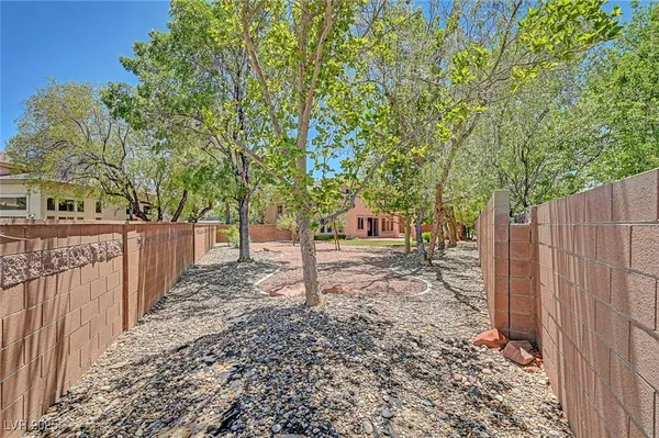 $4,250 | 229 North Buteo Woods Lane, Las Vegas, NV 89144