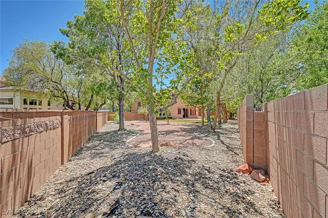 $4,950 | 229 North Buteo Woods Lane, Las Vegas, NV 89144