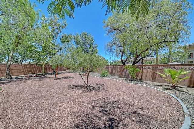 $4,950 | 229 North Buteo Woods Lane, Las Vegas, NV 89144