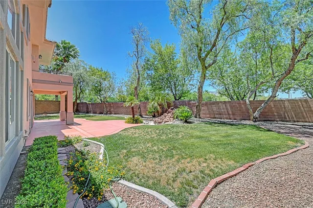 $4,950 | 229 North Buteo Woods Lane, Las Vegas, NV 89144