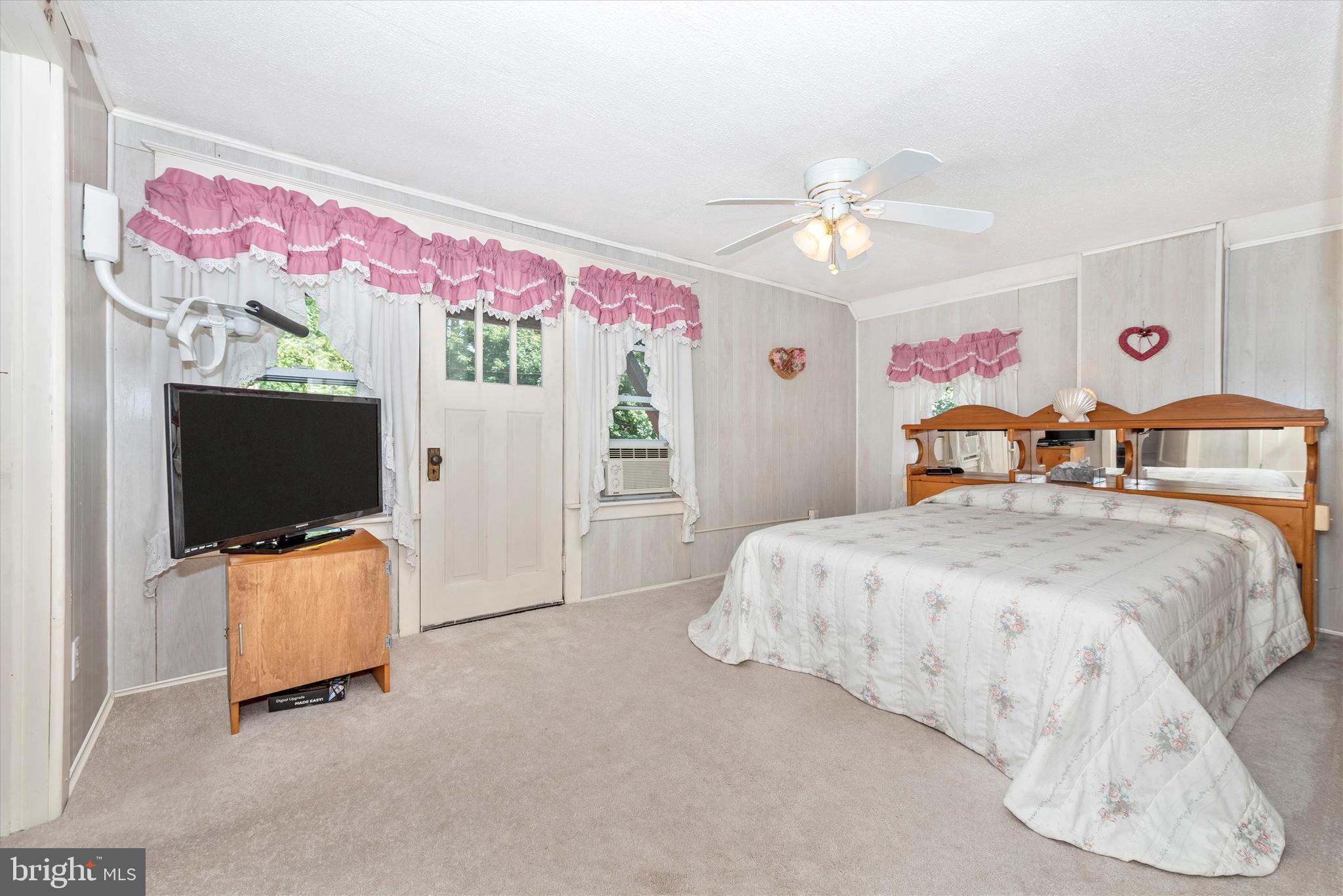 11242 Marbern Road Hagerstown, MD 21740 - Photo 25 of 54 Main Bedroom
