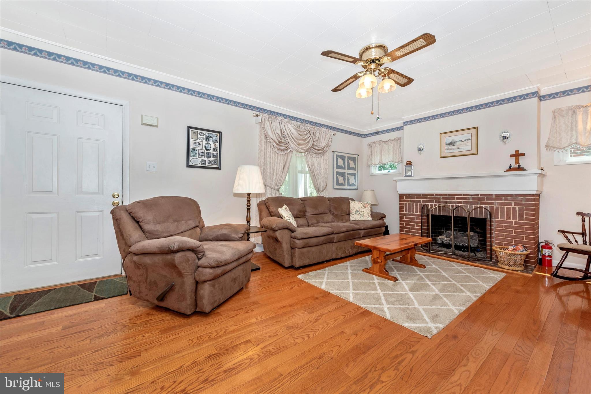 11242 Marbern Road Hagerstown, MD 21740 - Photo 9 of 54 Beautiful Hardwood Floor