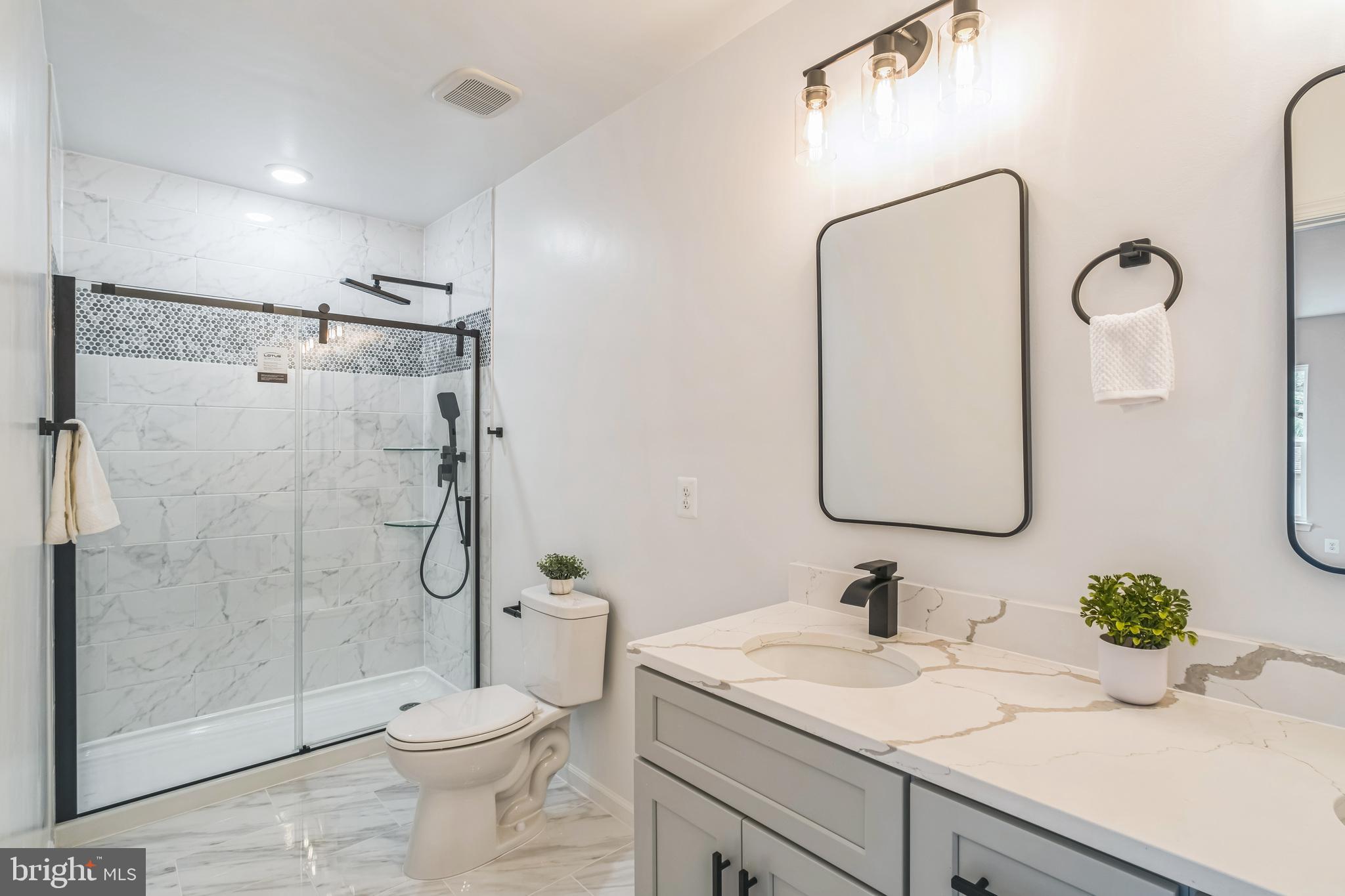 4501 Morgan Road Morningside, MD 20746 - Photo 20 of 42 Master Bath - Upper Level