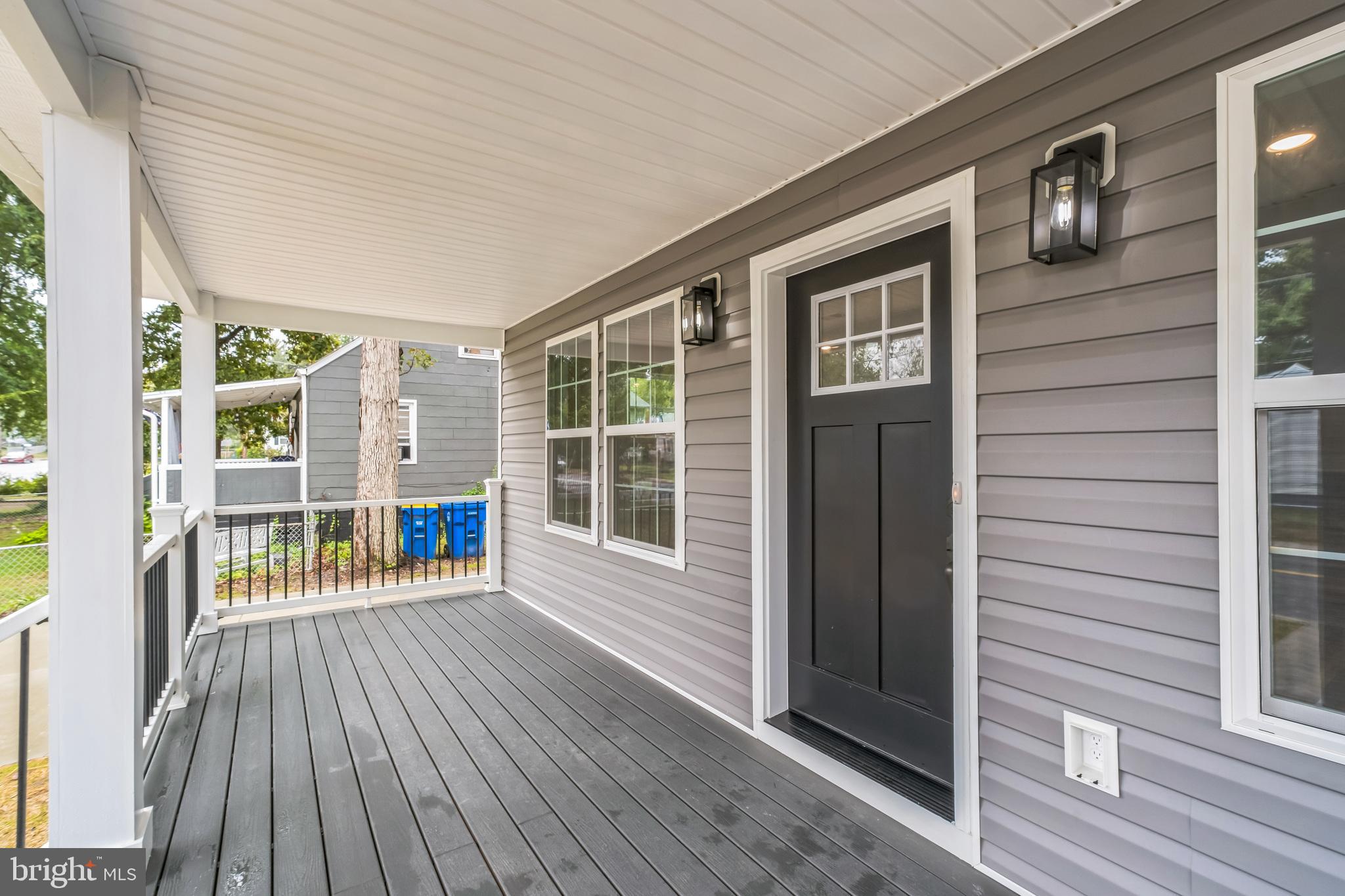 4501 Morgan Road Morningside, MD 20746 - Photo 4 of 42 Porche