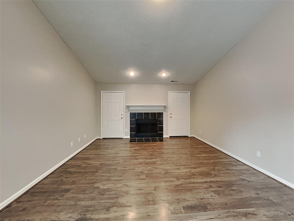 1042 Hopkins Road Indianapolis, IN 46229 - Photo 3 of 17 Gallery Image 3