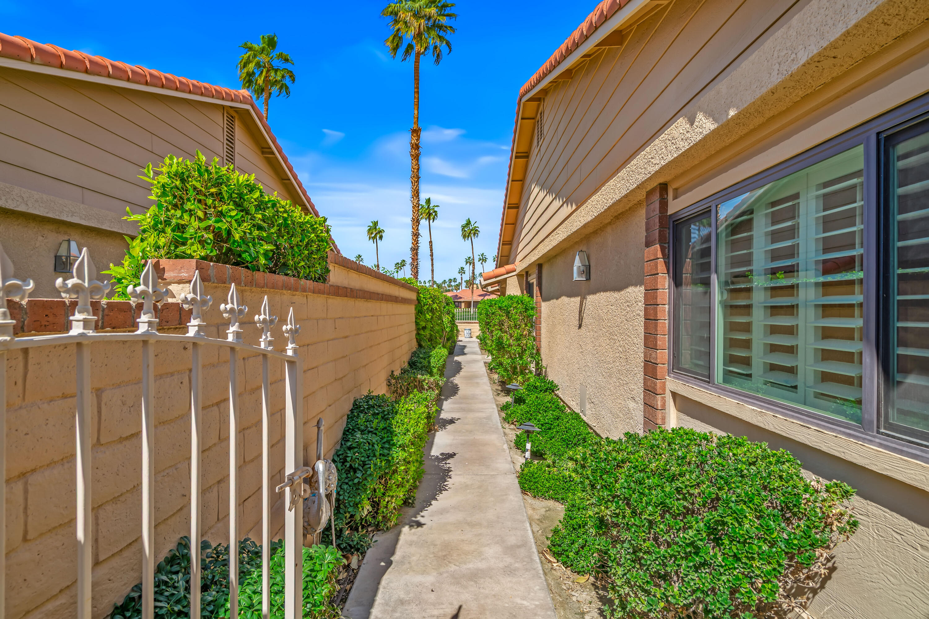 39 Maximo Way Palm Desert, CA 92260 - Photo 3 of 48 IMG-6