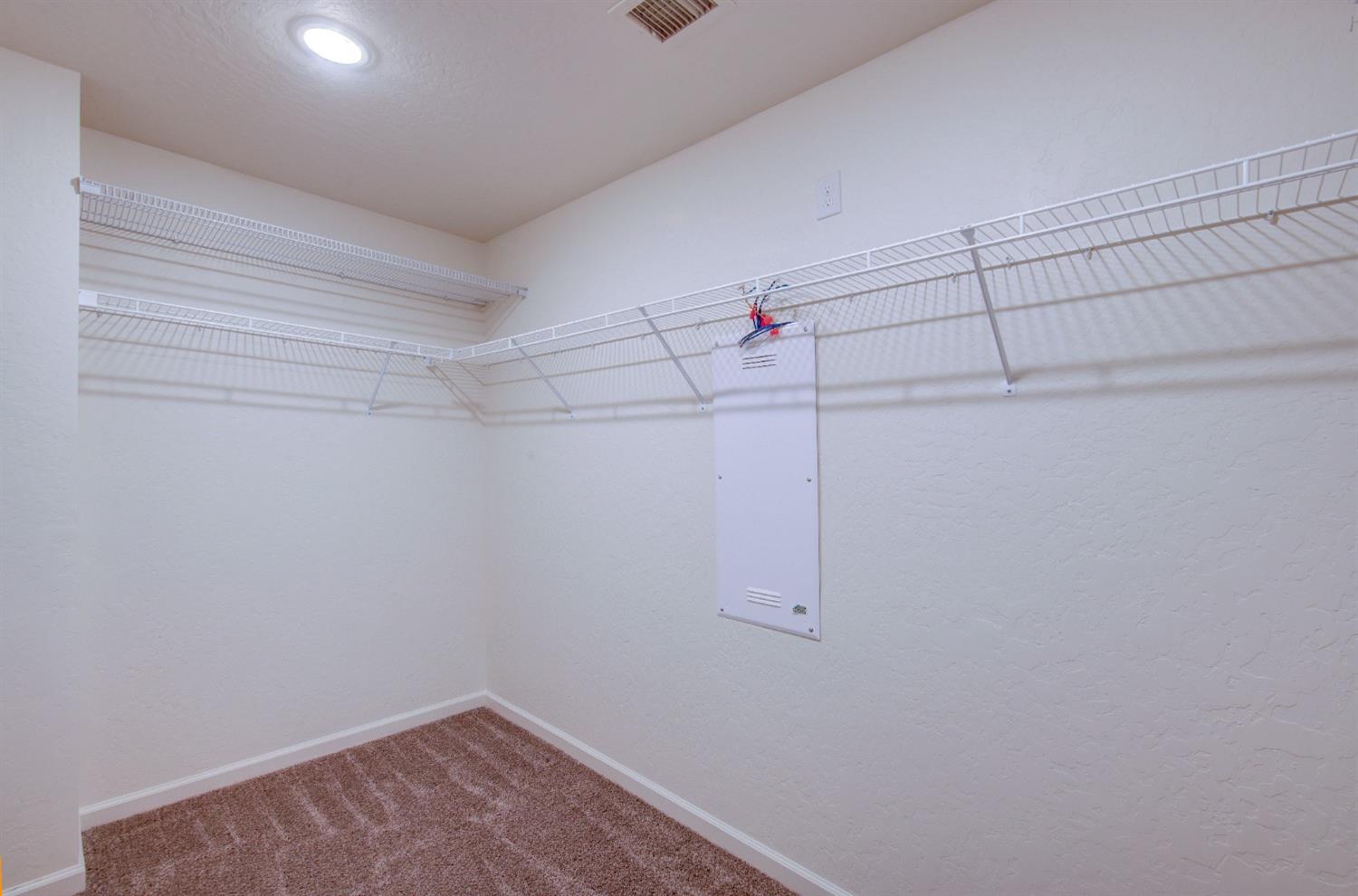 4059 Buckingham Avenue Clovis, CA 93619 - Photo 18 of 28