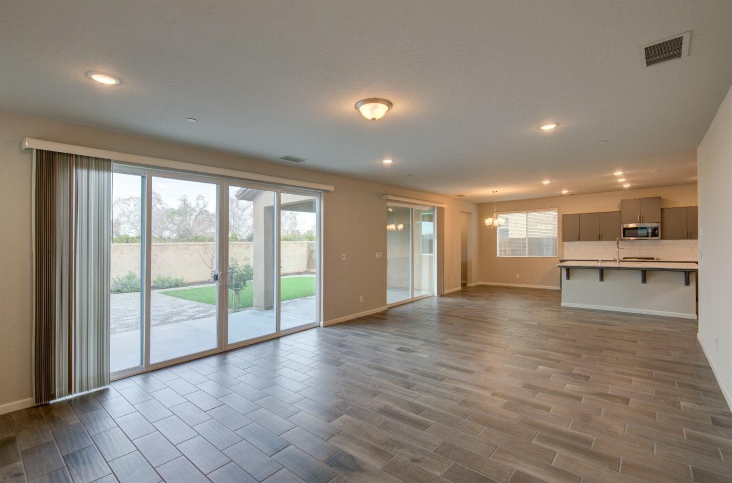 4059 Buckingham Avenue Clovis, CA 93619 - Photo 9 of 28