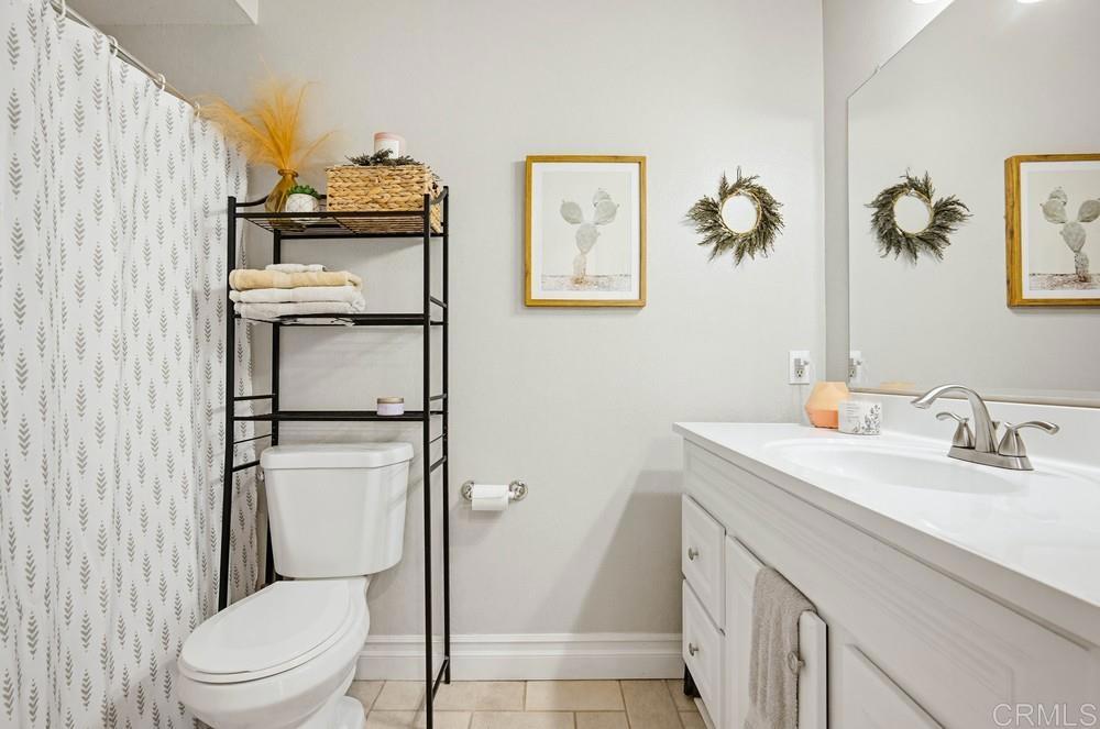 42326 Agena Street Temecula, CA 92592 - Photo 21 of 36 HALL BATH