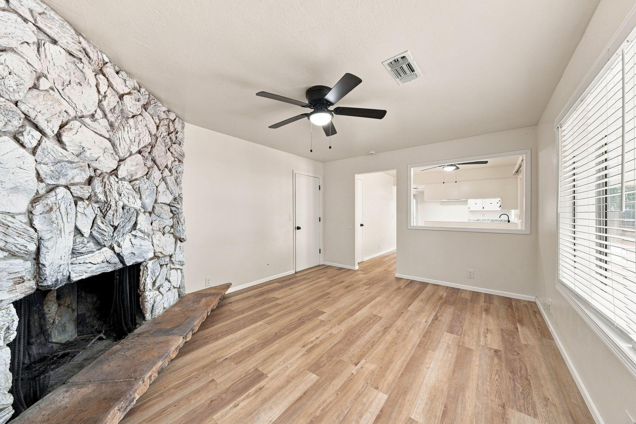 1134 Ruthie Lane Redding, CA 96002 - Photo 13 of 31 Family Room