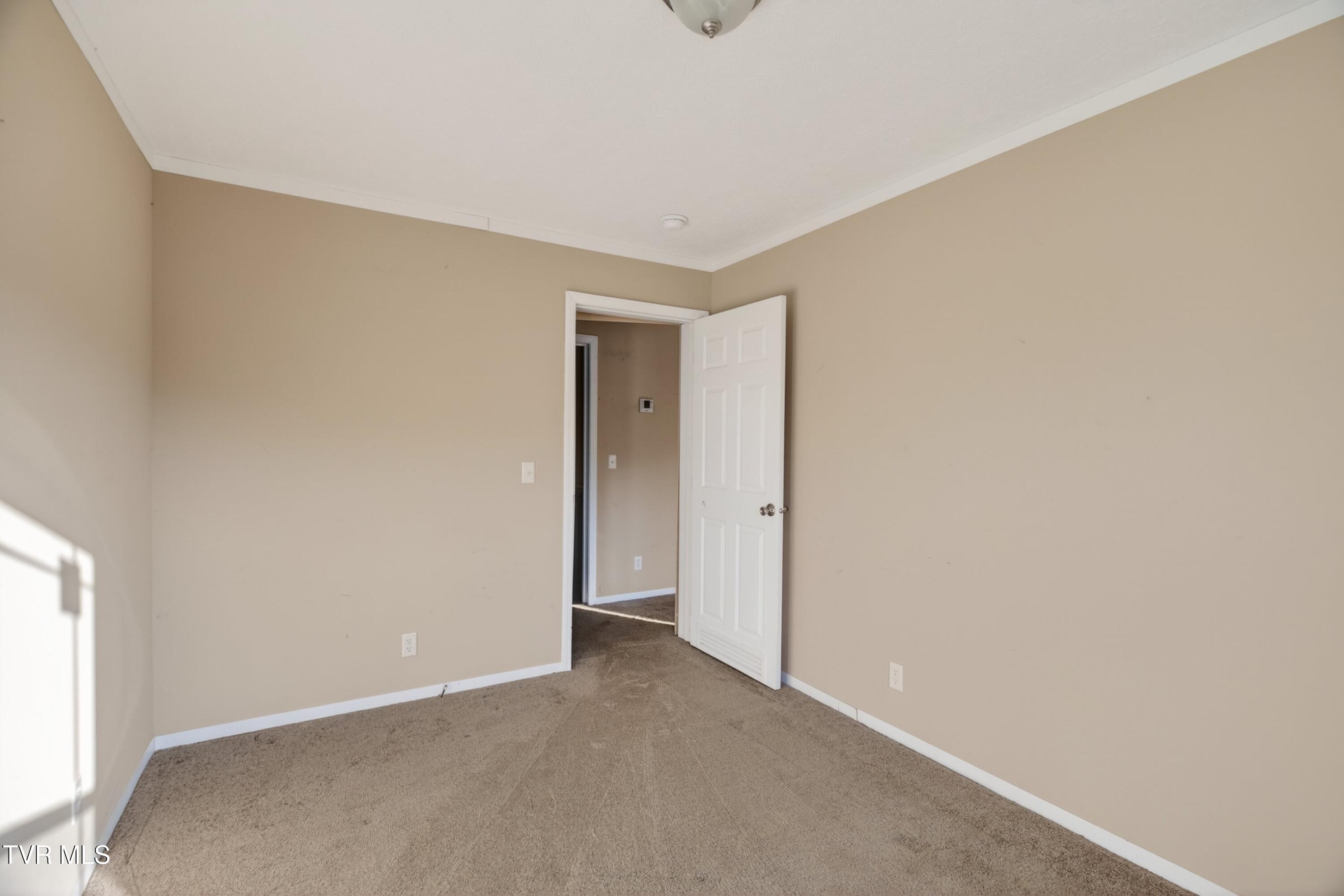 238 Overlook Lane Rutledge, TN 37861 - Photo 14 of 26 015-238OverlookLane-Rutledge-TN-37861-SM