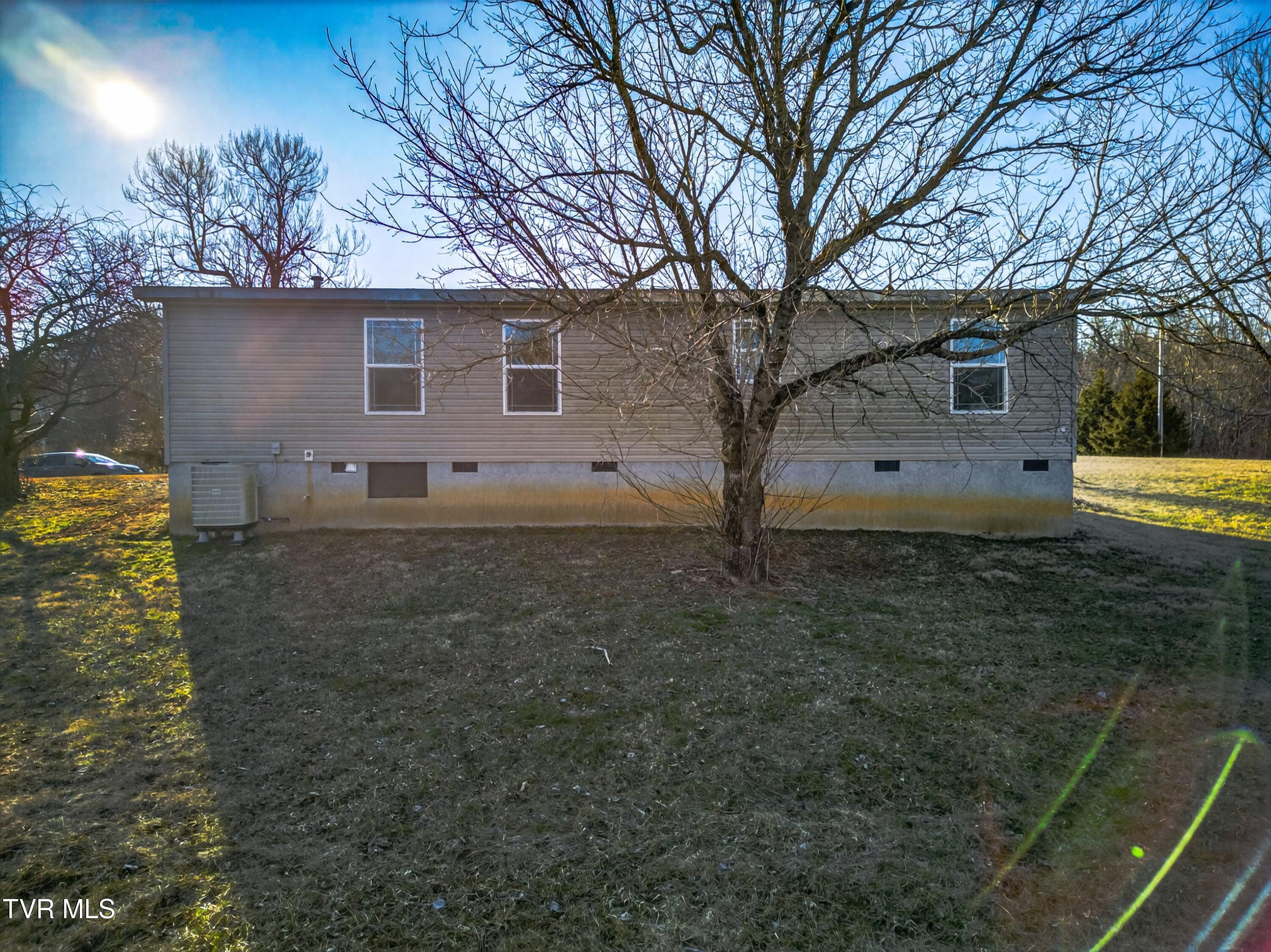 238 Overlook Lane Rutledge, TN 37861 - Photo 2 of 26 003-238OverlookLane-Rutledge-TN-37861-SM